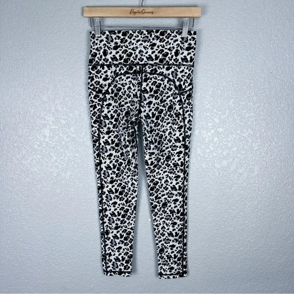 ZYIA Snow Leopard Pocket Brilliant Hi-Rise 7/8 Leggings 8-10 - Black White Gray - Picture 6 of 9